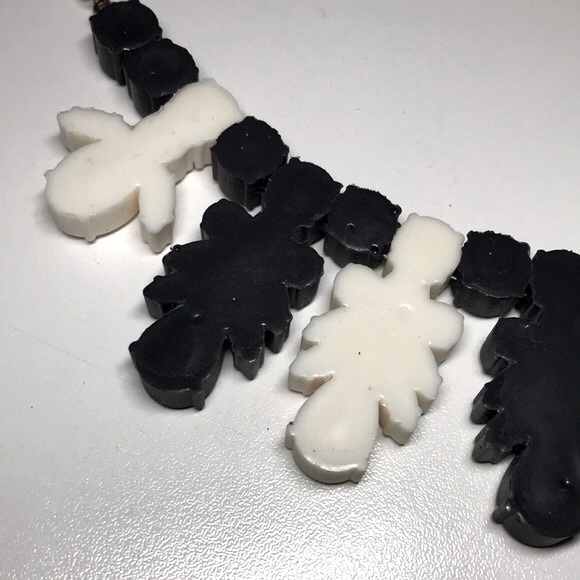 BLACK & WHITE RUBBER STONES Chain Neckace - Picture 7 of 9